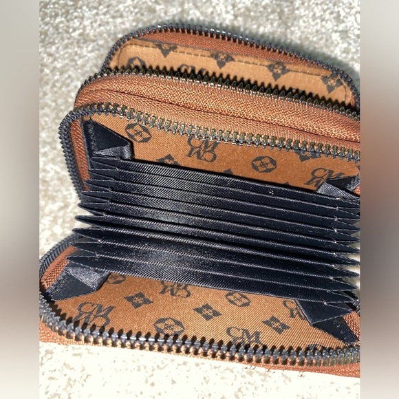 Woman’s Wallet 🤎 - Picture 6 of 10